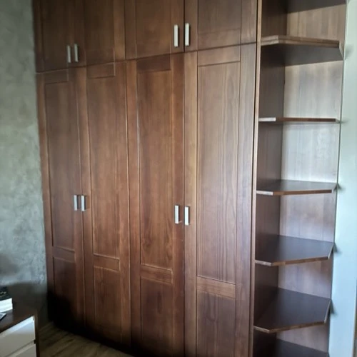 Egyedi beépítésű tv szekrény